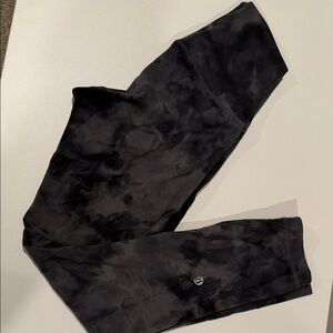 Lululemon Wunder Train HR 23" crop Black/Gray Tie-Dye Leggings, size 4